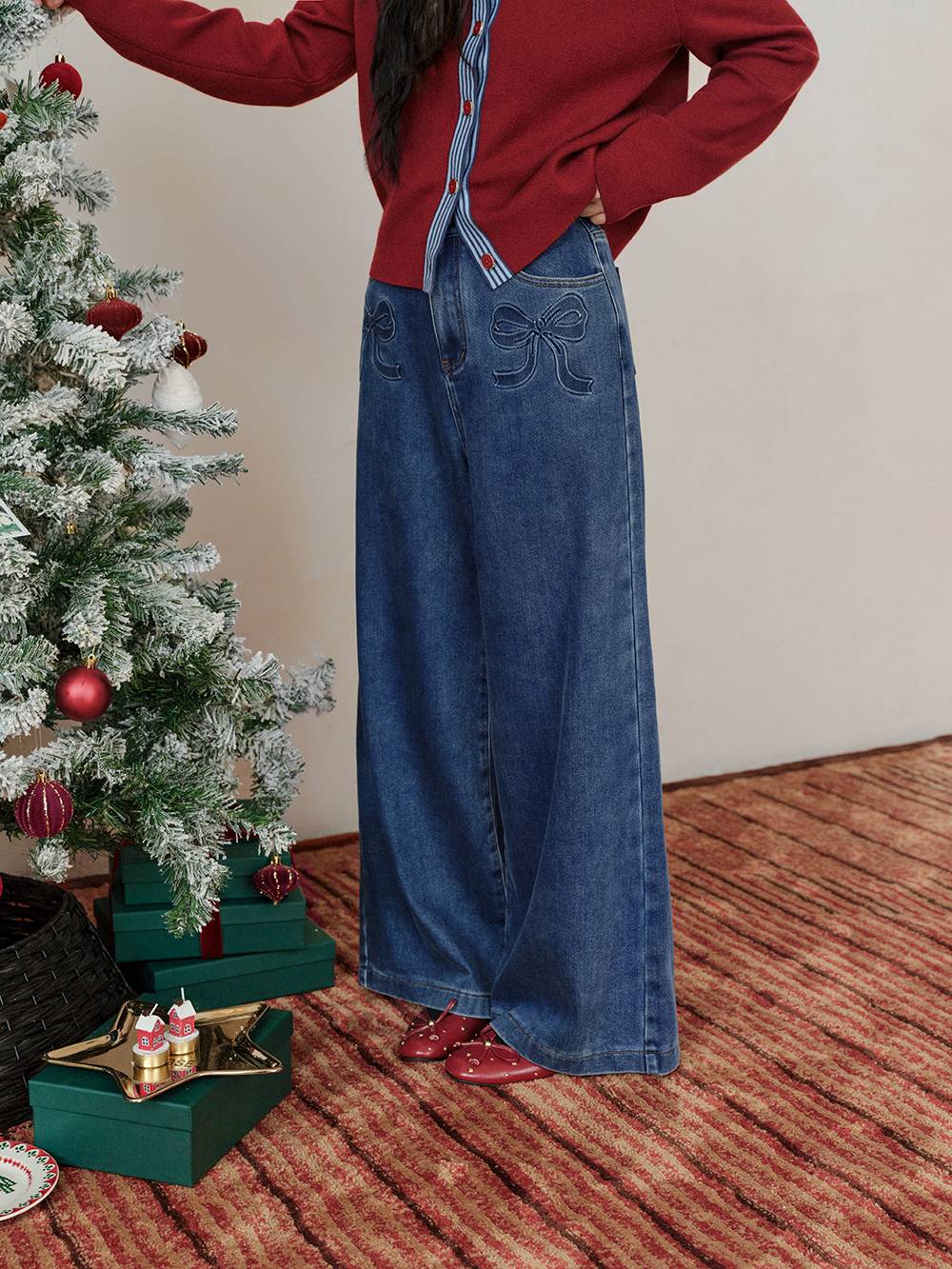 Bow High-Rise Jeans