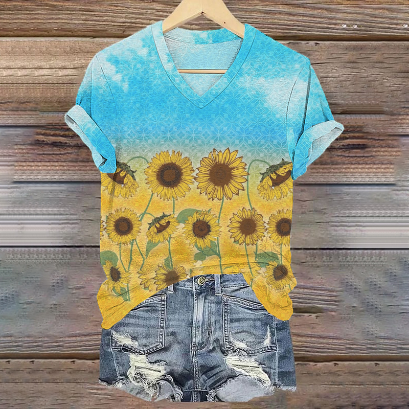 Retro Ukrainian Sunflower Standing Together Art Pattern Casual T Shirt