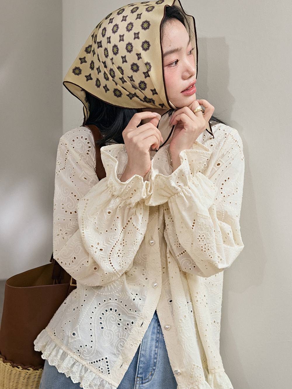 Broderie Blouse