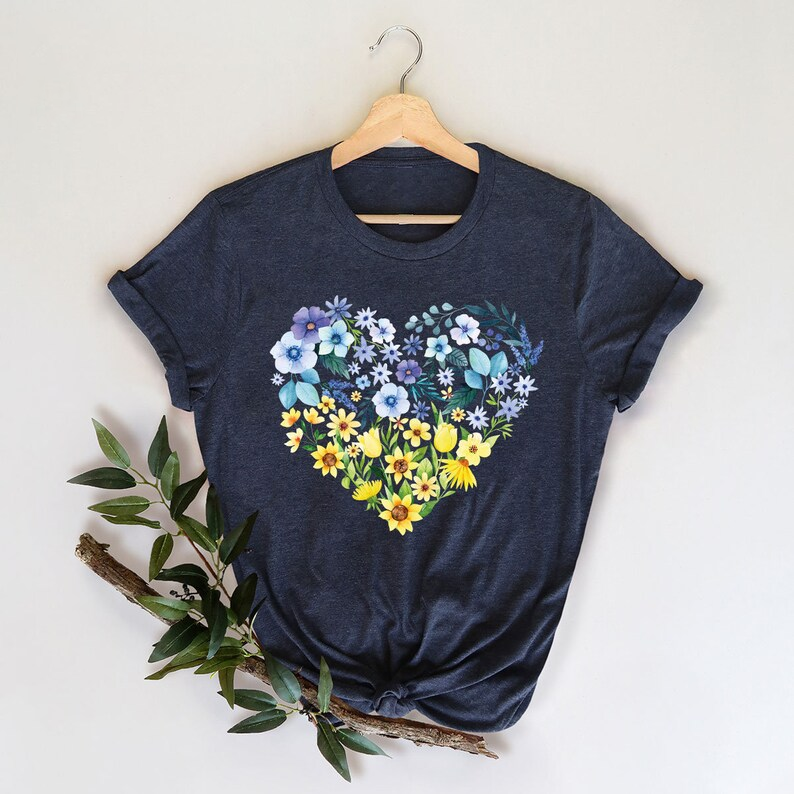 Floral Heart Ukraine Proud Ukrainian Pray For Ukraine  No War Ukraine Art Pattern T Shirt