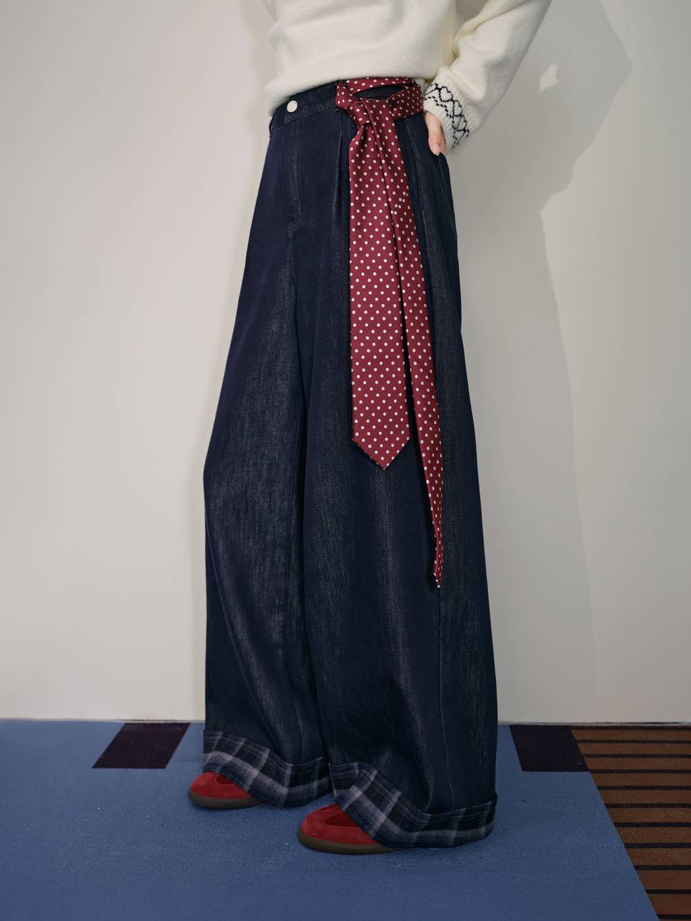 Wide-Leg Jeans