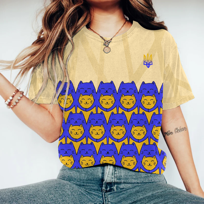 Women's Ukraine Hug Cat Print Crew Neck Casual T-shirt