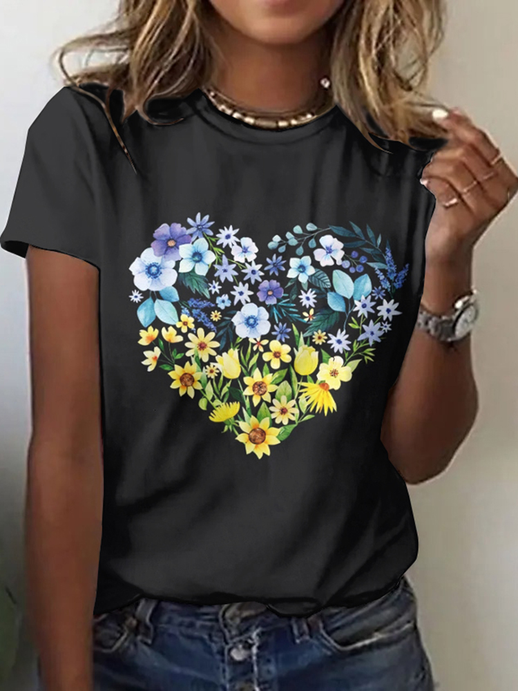Floral Heart Ukraine Proud Ukrainian Pray For Ukraine  No War Ukraine Art Pattern T Shirt
