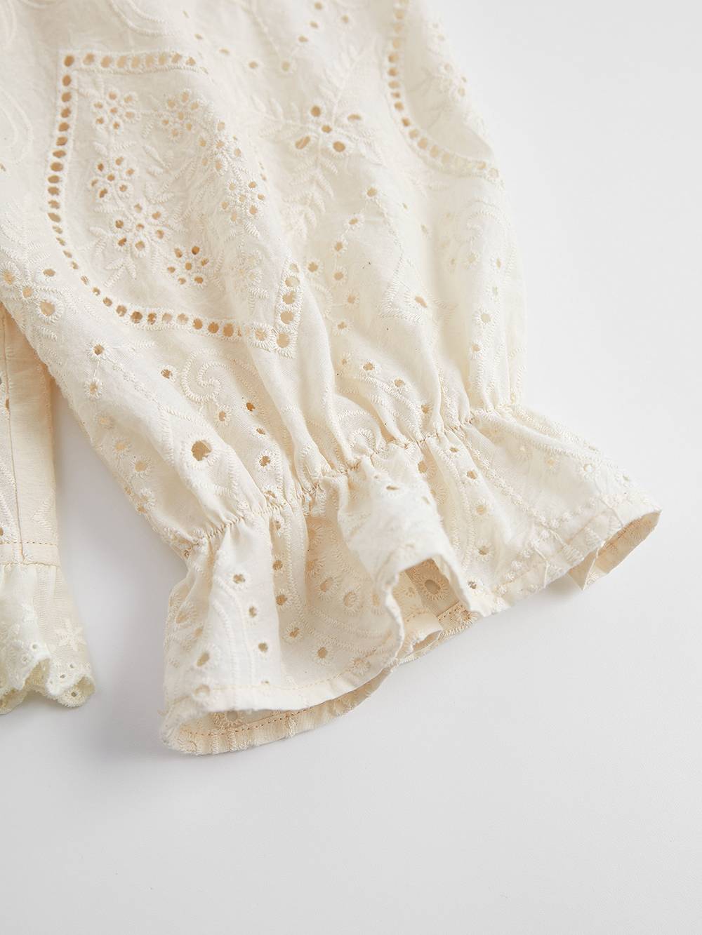 Broderie Blouse